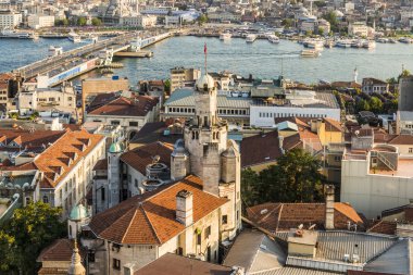 Panorama akşam Istanbul'da. Galata Kulesi manzarası