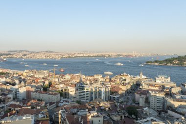 Panorama akşam Istanbul'da. Galata Kulesi manzarası
