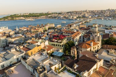 Panorama akşam Istanbul'da. Galata Kulesi manzarası