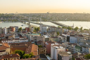 Panorama akşam Istanbul'da. Galata Kulesi manzarası