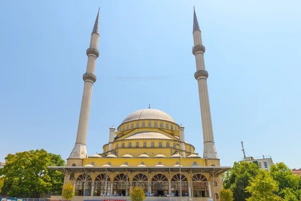 イスタンブールの中心部に有名な古代モスク — ストック写真