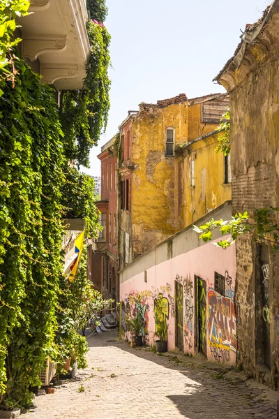 Las estrechas calles del centro turístico de Estambul — Foto de Stock