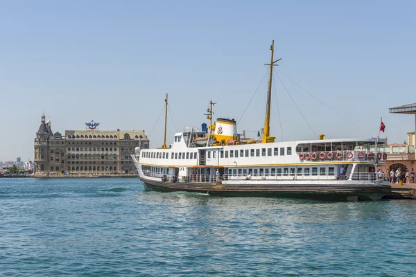 Istanbul modern gemi içinde yolcu feribotu