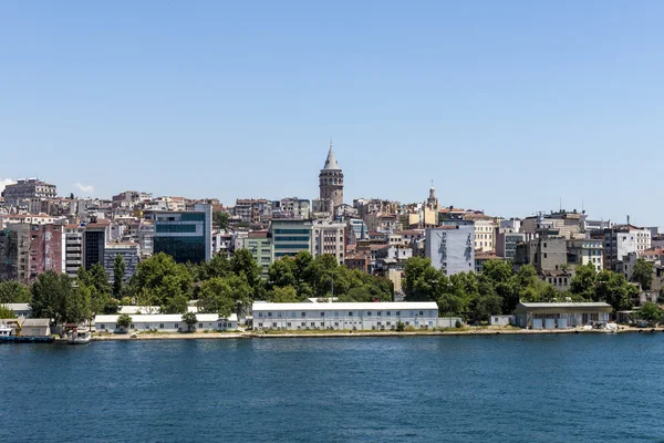 Вид на Стамбул с морского побережья — стоковое фото