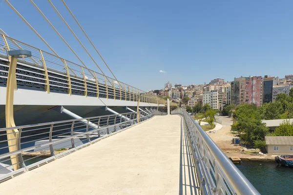 Pont suspendu du métro à Istanbul — Photo