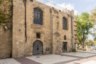 Kudüs'ün eski dar sokaklarında. Taş evleri ve kemerler