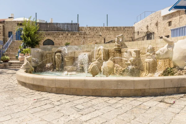 Moderner Brunnen mit Skulpturen aus Jaffa. Tel. Deutschland — Stockfoto