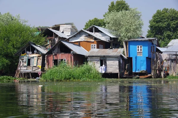 Dorp in de buurt van Srinagar in Kashmir, India — Stockfoto