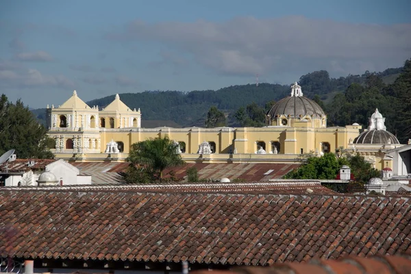 Iglesia en Antigua, Guatemala — Foto de Stock