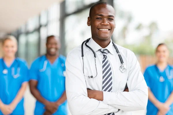 アフリカ系アメリカ人の男性医師 — ストック写真