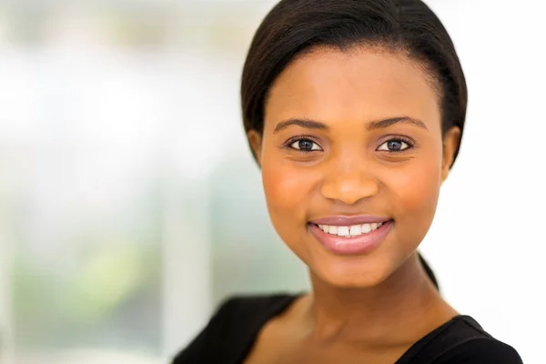 Retrato de mujer de negocios africana —  Fotos de Stock