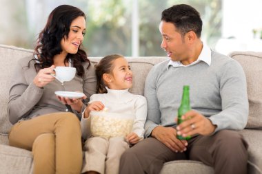 evde rahatlatıcı ailesi