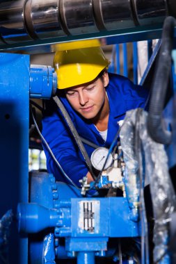 sanayi makinesi operatörü