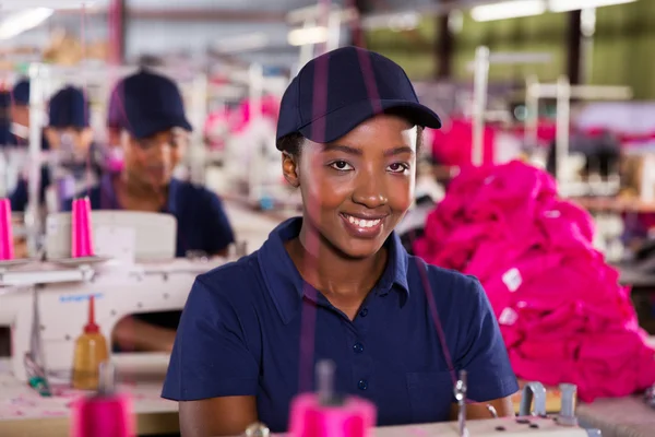 Fábrica de costura trabajador — Foto de Stock