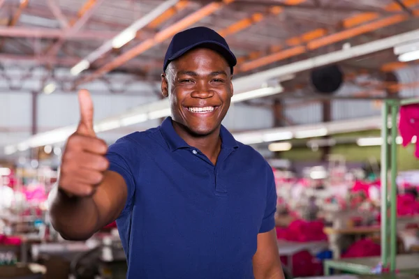 Trabajador mostrando pulgar hacia arriba — Foto de Stock