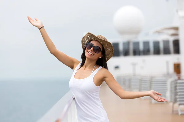 Girl on cruise ship — Stock Photo, Image