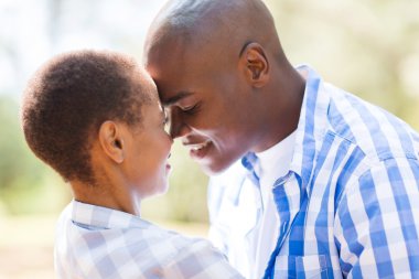 Afrika kökenli Amerikalı çift flört