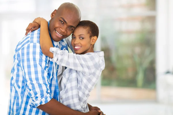 Couple looking at the camera — Stock Photo, Image