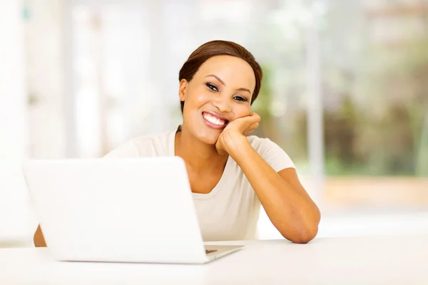 Woman relaxing at home — Stock Photo, Image