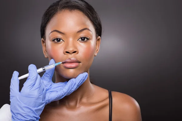 Woman receiving cosmetic injection — Stock Photo, Image