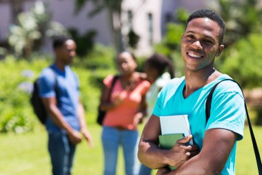 Kameraya bakarak üniversite öğrencisi