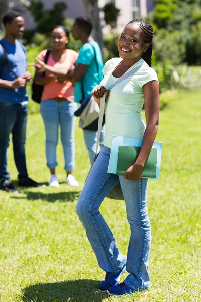 Kvinnliga gymnasiestudent — Stockfoto