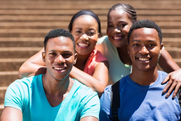 Grupa przyjaciół african american college — Zdjęcie stockowe