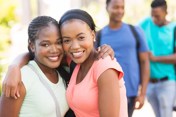 Dois amigos universitários americanos africanos — Fotografia de Stock