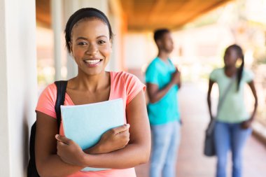 Afrika üniversite öğrencisi kampüste