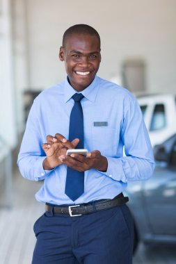 akıllı telefon kullanarak araba satıcısı