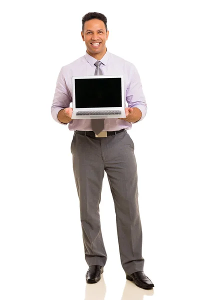 Homem de negócios de meia idade apresentando laptop — Fotografia de Stock