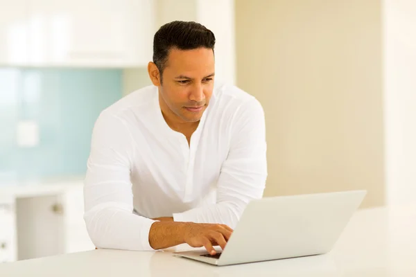 Man reading emails — Stock Photo, Image