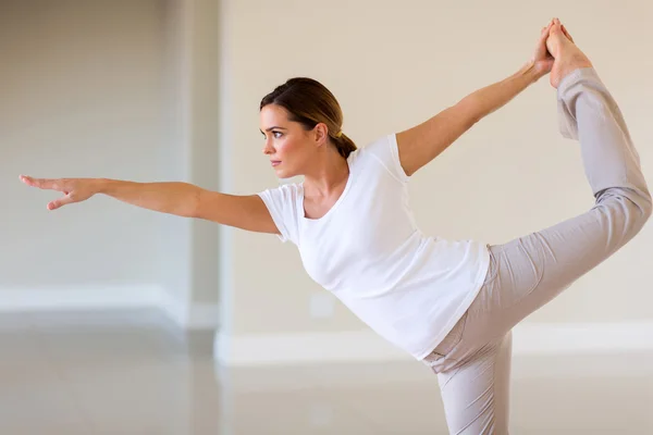 Woman working out at home — Stock Photo, Image