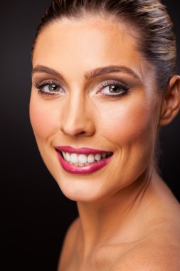 Mükemmel ciltli bir kadın