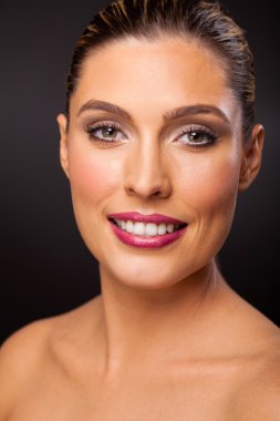 Mükemmel ciltli bir kadın