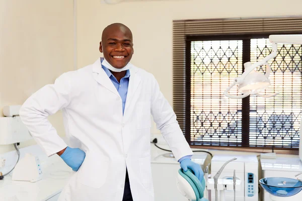 African american dentist smiling — Stok fotoğraf