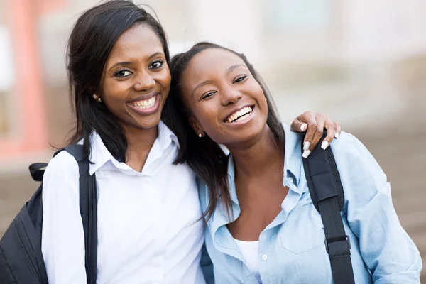 Friends posing on campus — Stock Photo, Image