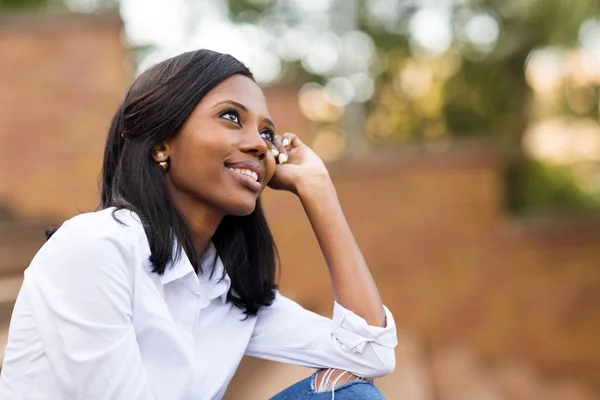 Africano universidad estudiante daydreaming —  Fotos de Stock