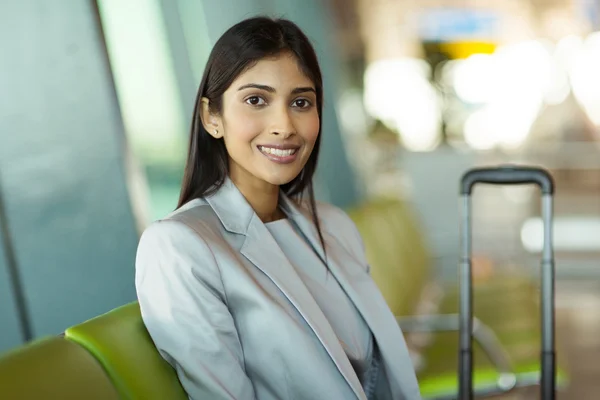 Businesswoman  waiting for her flight — Stock Photo, Image