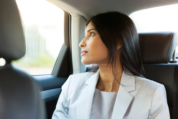 Mujer de negocios india viajando — Foto de Stock