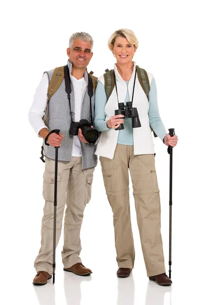 Paar mittleren Alters wandert — Stockfoto