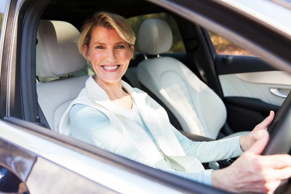 Woman driving car — Stock Photo, Image