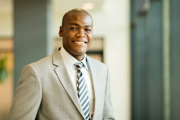 Afro-americano masculino trabalhador corporativo — Fotografia de Stock