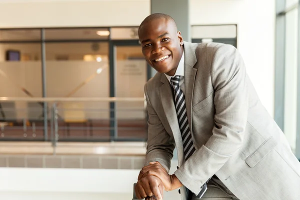 Trabajador corporativo afroamericano — Foto de Stock