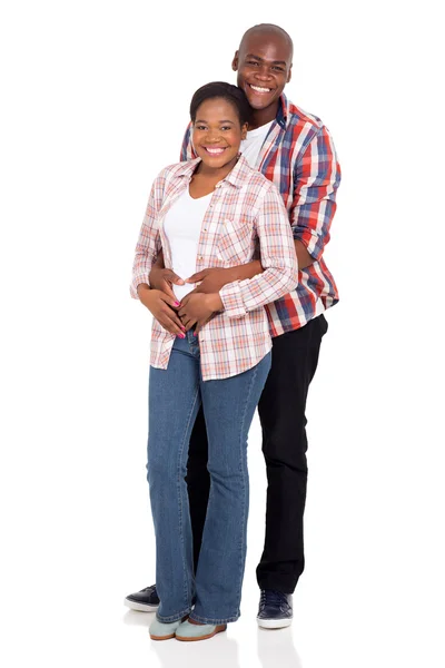 Африканская пара обнимается — стоковое фото