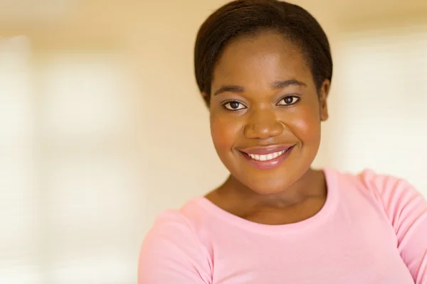 Mujer africana joven — Foto de Stock