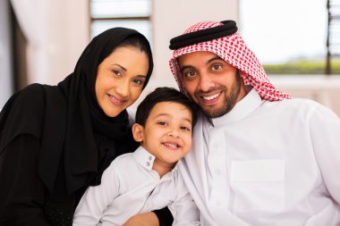 Müslüman aile evde