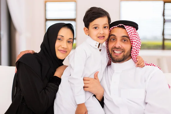 Famiglia musulmana a casa — Foto Stock