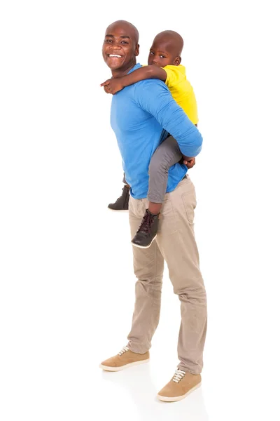 Padre dando figlio cavalcata a cavallo — Foto Stock