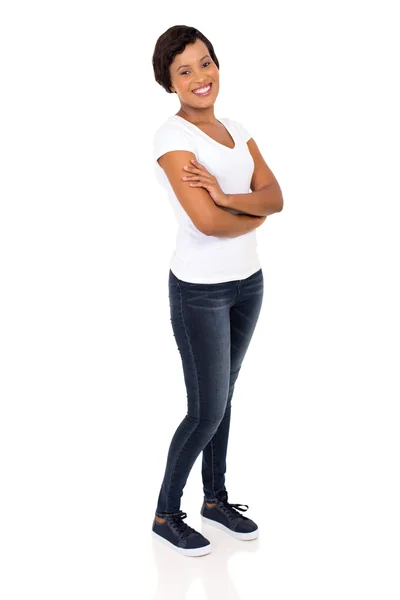 Genç afro Amerikalı kadın kolları olan katlanmış — Stok fotoğraf